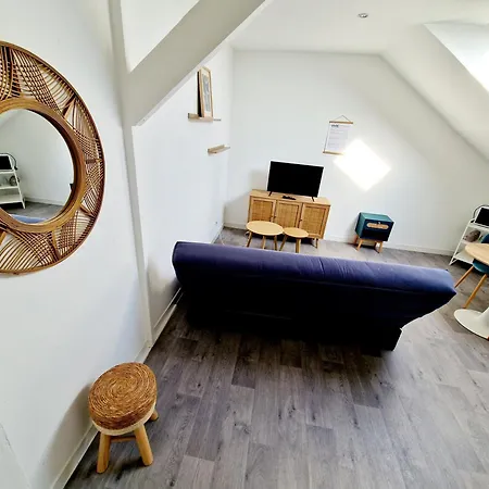 Les Proche Gare D'aulnoy-aymeries Apartament *