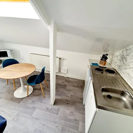 Les Proche Gare D'aulnoy-aymeries Apartament